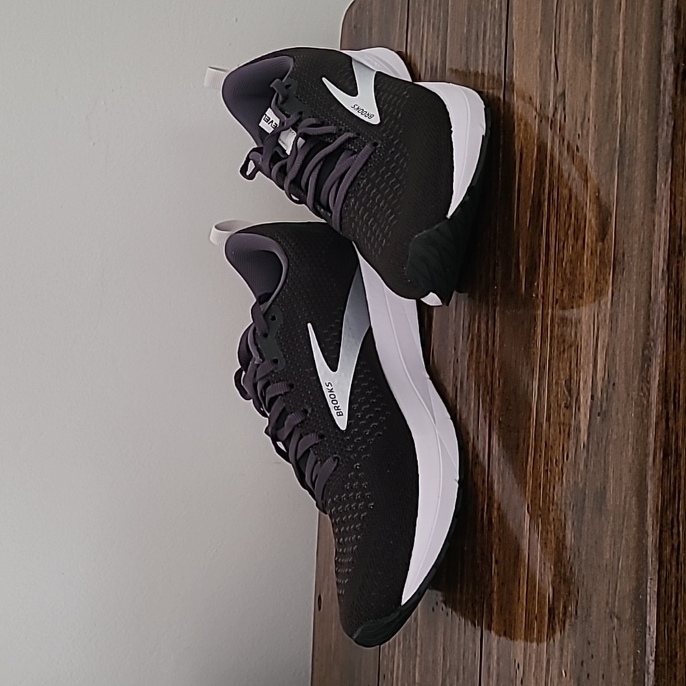 Brooks Revel 4 running shoes 8